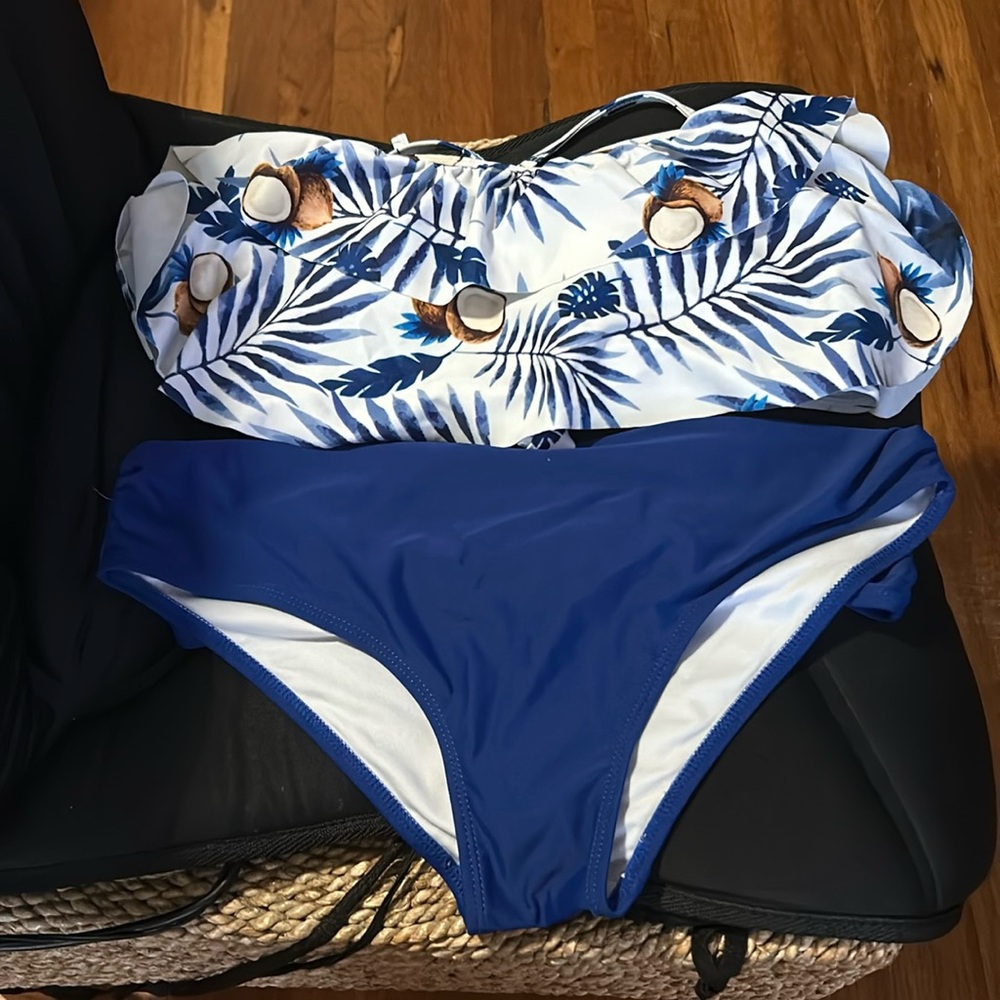 Heat Move two pcs swimsuit size medium nwot